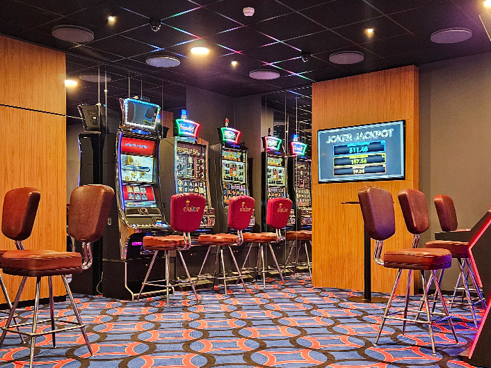 sporta bārs – spēļu zāle Rīgas ielā 57a