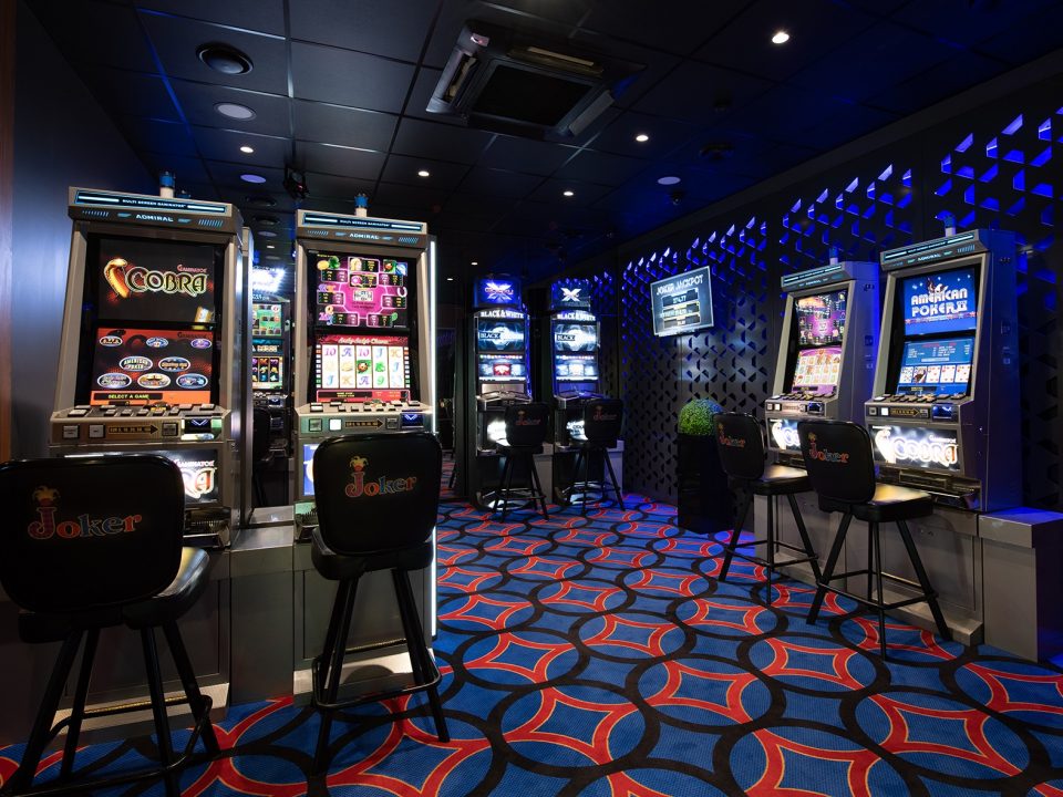 Fully renovated sports bar–gaming hall in Liepaja at 1 Liela Street!