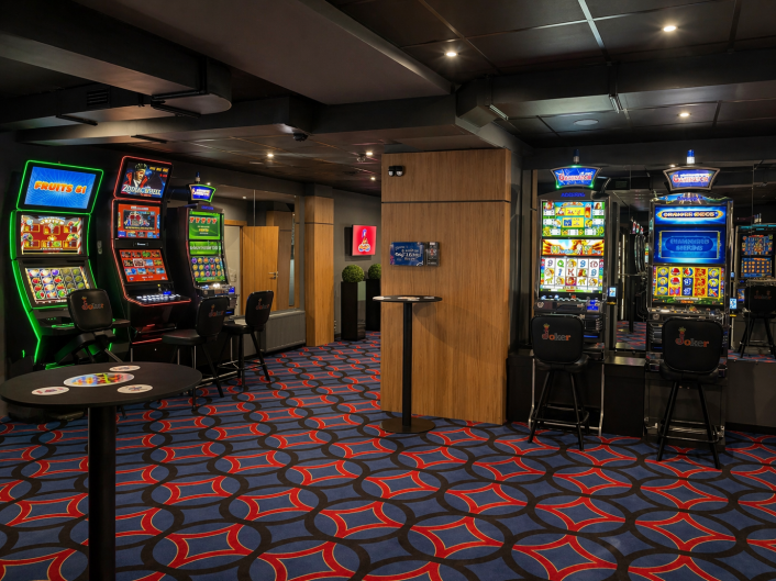 sporta bārs – spēļu zāle Rīgas ielā 36