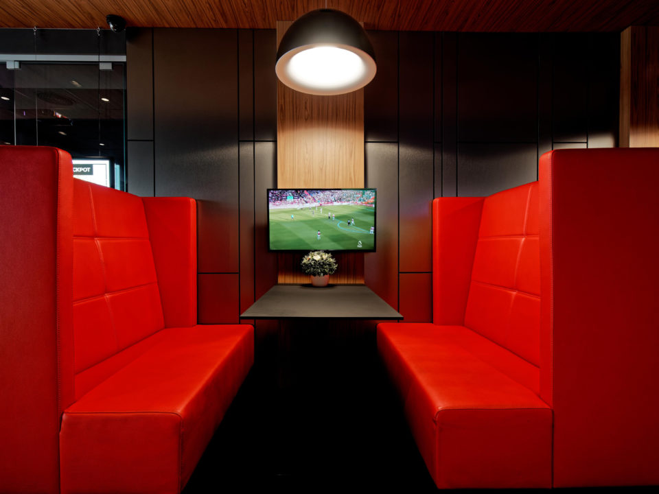 A new concept for sports bars – gaming halls!