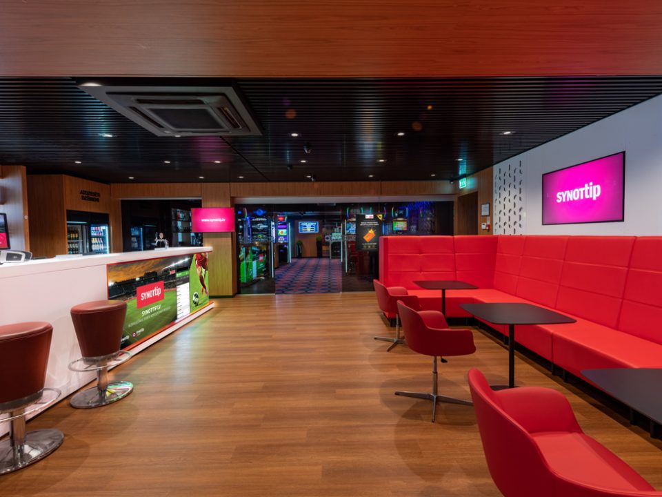 Fully renovated sports bar–gaming hall in Saldus at Liela street 16! Opening event 20.12.–31.12.2019.