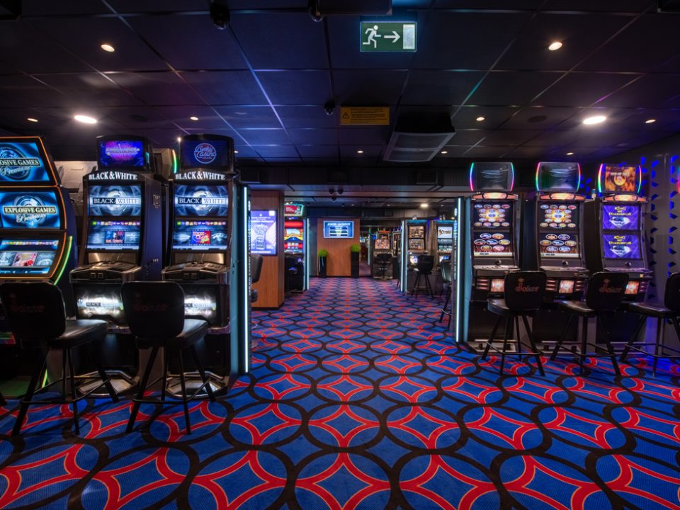Fully renovated sports bar–gaming hall in Saldus at Liela street 16! Opening event 20.12.–31.12.2019.