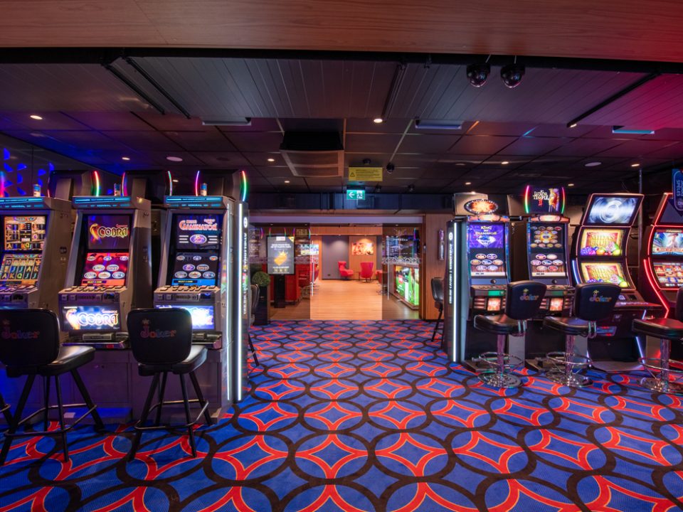 Fully renovated sports bar–gaming hall in Saldus at Liela street 16! Opening event 20.12.–31.12.2019.